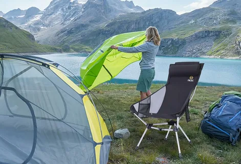 تصویر 4 از صندلی مسافرتی سوئدی با فرم مینیمال